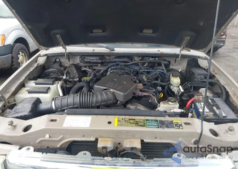 2004 Ford Ranger Xlt from USA, damaged, VIN 1FTZR15E74TA15123